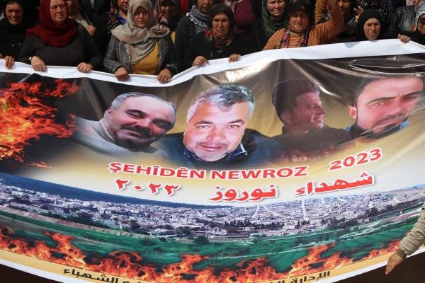 کشتار جندرس ادامه مجموعه اقدامات دولت ترکیه و شبهنظامیان وابسته به آن از آغاز تصرف عفرین است کشتار جندرس ادامه مجموعه اقدامات دولت ترکیه و شبهنظامیان وابسته به آن از آغاز تصرف عفرین است