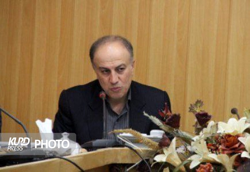 روزانه ۱۲۰۰ کامیون از مرز باشماق مریوان عبور می کند