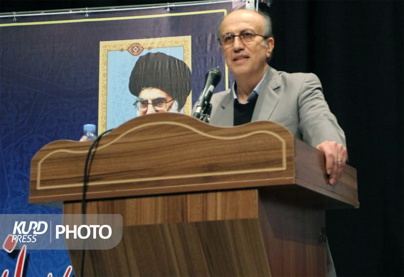 بافت سالانه ۱۸۰ هزار مترمربع فرش دستباف در کردستان