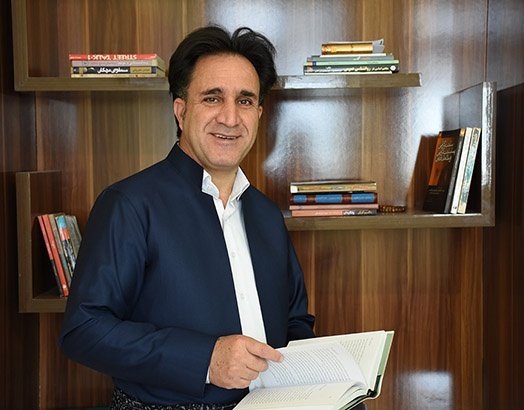 سازش عاشقانهی سنگ و سیب / دکتر جلیل آهنگرنژاد