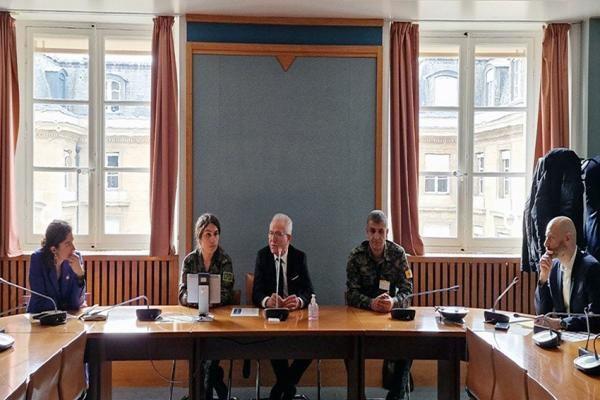یک هیئت نظامی از شمال و شرق سوریه با نمایندگان پارلمان فرانسه دیدار کرد