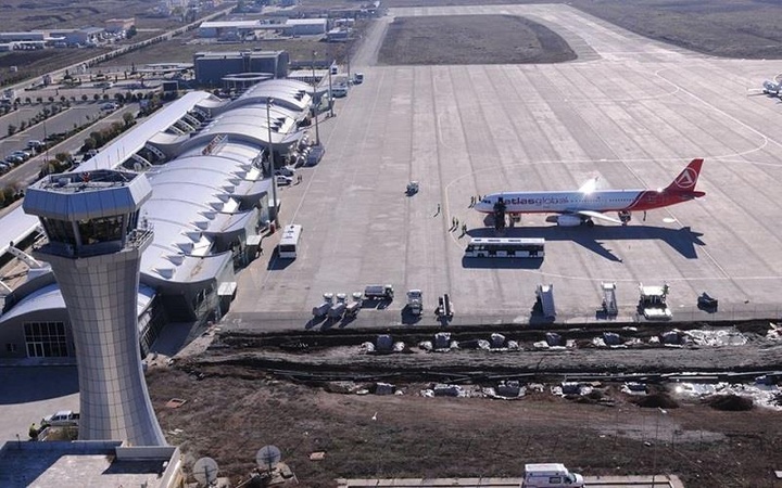 ارائه گزارش حادثه فرودگاه سلیمانیه به مسروربارزانی
