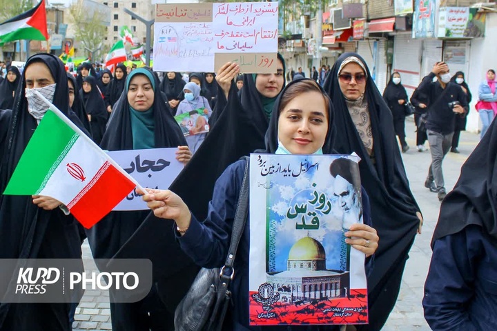 Iranians commemorate Int'l Quds Day across country