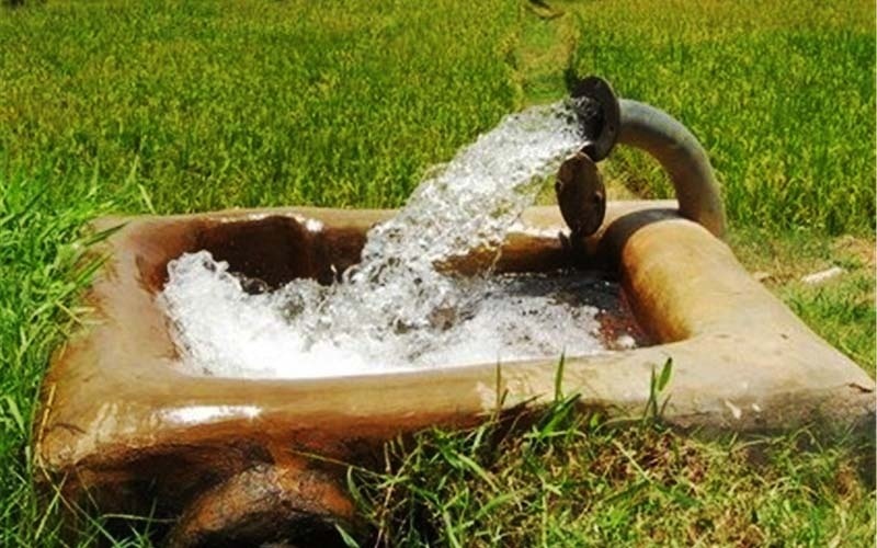 سقوط «آب» در امواج منفعت طلبی