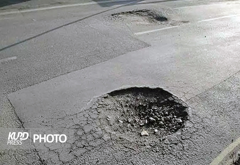 بیداد آسفالت بی کیفیت و چالش ایمنی تردد شهروندان سنندجی