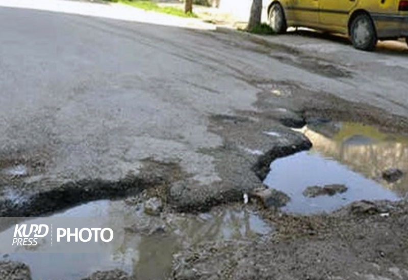 بیداد آسفالت بی کیفیت و چالش ایمنی تردد شهروندان سنندجی
