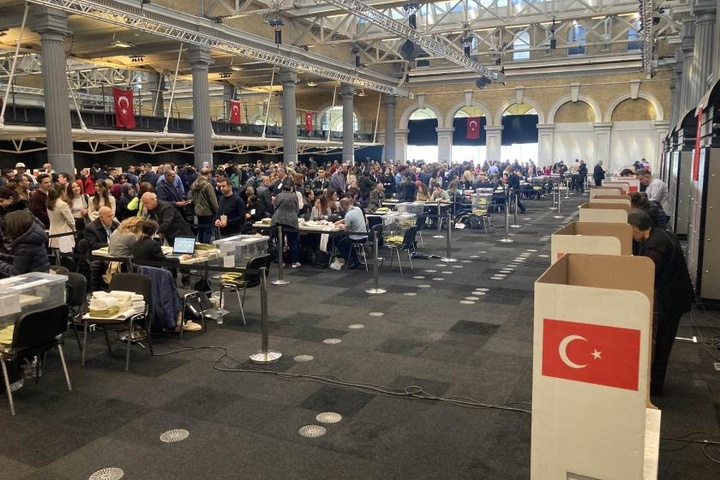 700 هزار شهروند مهاجر ترکیه رای خود را به صندوق انداختند