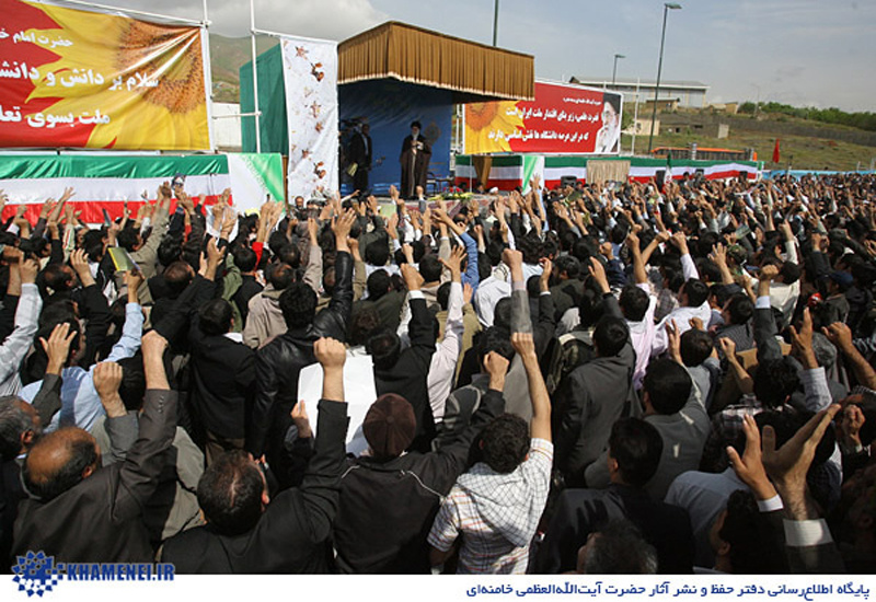 بازخوانی سفر تاریخی رهبری به کردستان در ۲۲ اردیبهشت ۸۸