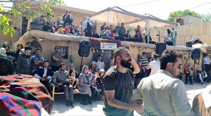 استقبال گسترده گردشگران از جشنواره غذاهای گیاهی در روانسر