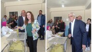 احمد ترک و صالحه آیدنیز رای خود را به صندوق انداختند