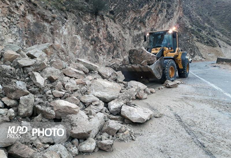 راه های ناهموار ترمز توسعه کردستان