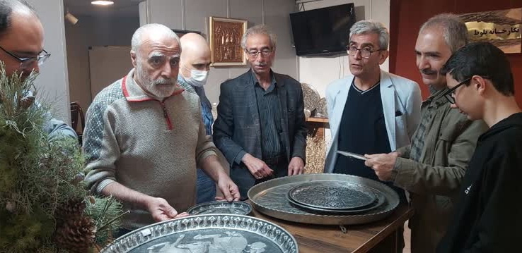 برگزاری نمایشگاه آثار قلمزنی اساتید برجسته کرمانشاهی در نگارخانه بلوط