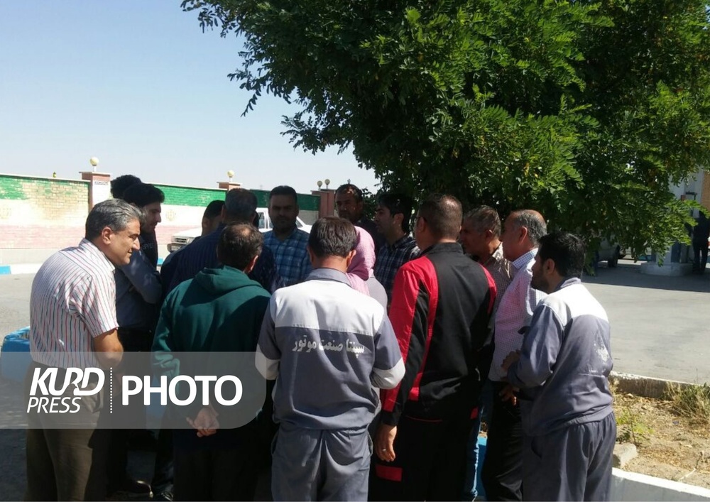 تحصن کارگران CNG قروه برای تبدیل وضعیت شغلی