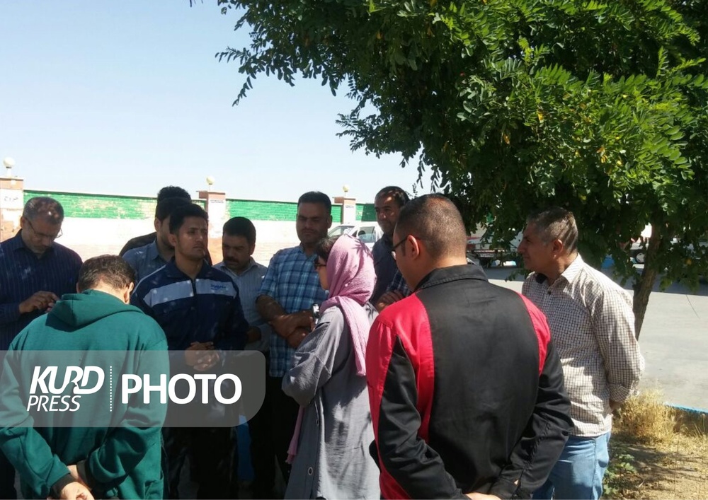 تحصن کارگران CNG قروه برای تبدیل وضعیت شغلی