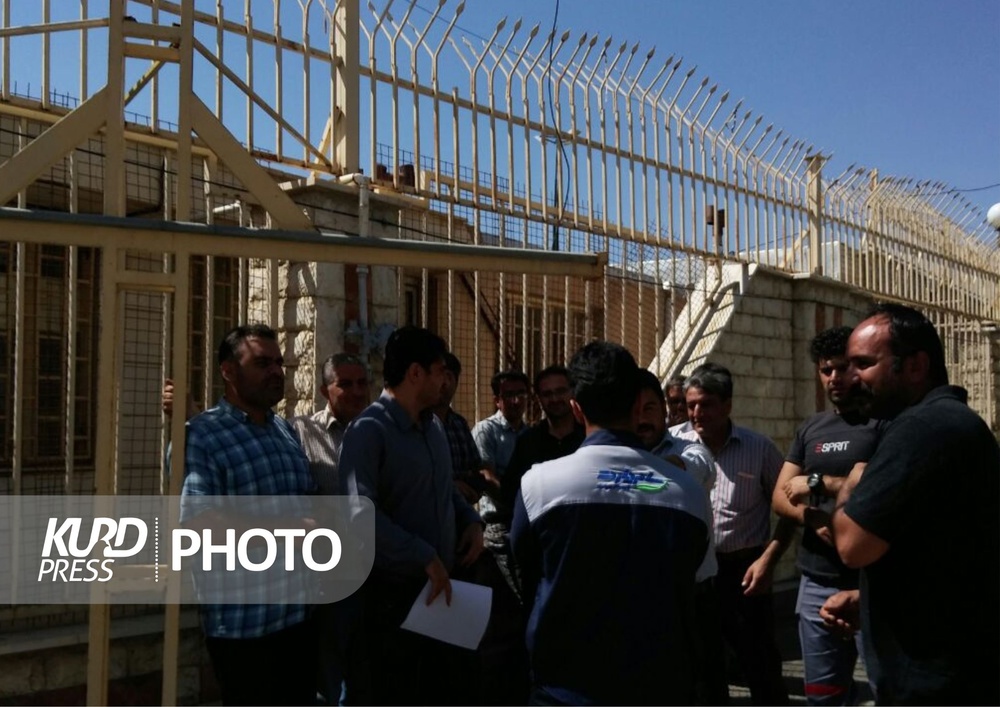 تحصن کارگران CNG قروه برای تبدیل وضعیت شغلی