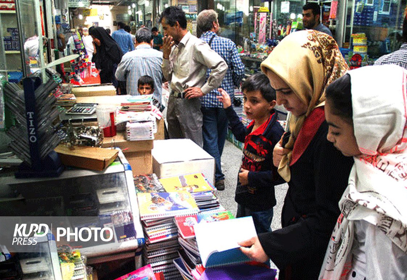 رنگ دلربای مدادرنگی ها و جیب های خالی و نگاه های حسرت بار