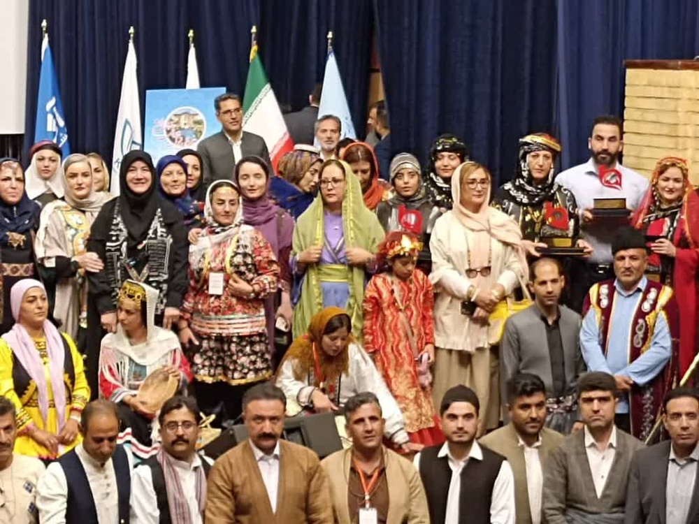 تجلیل از 2 بوم گردی برتر کرمانشاه در سمینار ملی خانه‌های بوم‌گردی