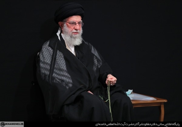 رهبر انقلاب خطاب به دانشجویان: اگر مقاومت کردید آن وقت قله را فتح خواهید کرد