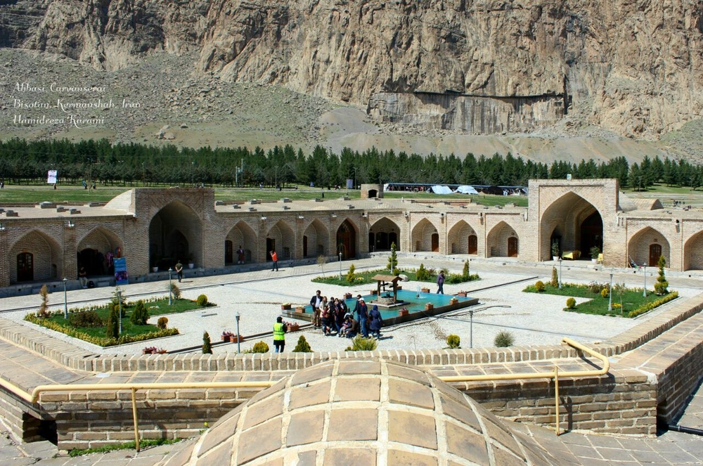 فقر دانش گردشگری به توسعه کرمانشاه لطمه زده است / دکتر قامت پرویزی