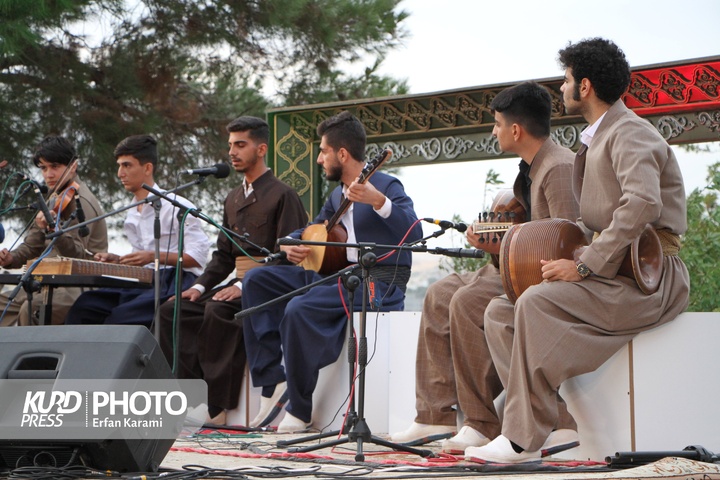 ۱۲۸ برنامه توسط هنرمندان حاضر در جشنواره موسیقی ویژه اقوام ایرانی در سنندج اجرا شد
