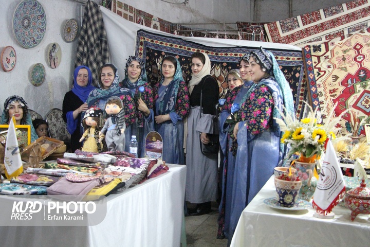 نمایشگاه صنایع دستی و سوغات