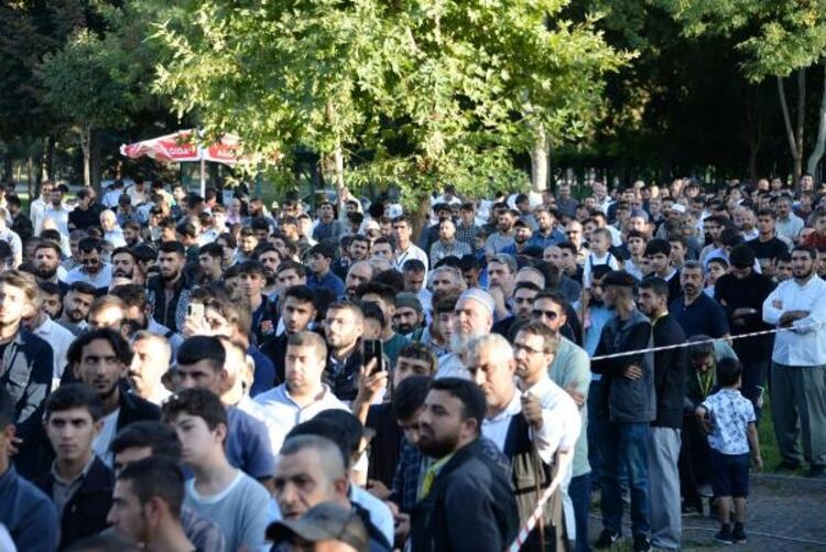 تجمع هواداران هداپار در دیاربکر در حمایت از حماس؛ مردم فلسطین از ناموس امت اسلامی دفاع می کنند