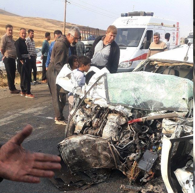 مرگ ٢ نفر در تصادف شدید جاده بوکان-سقز