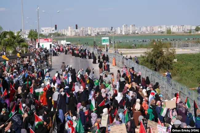 پلیس ترکیه از حمله معترضان به پایگاه نظامی آمریکا در اینجیرلیک جلوگیری کرد