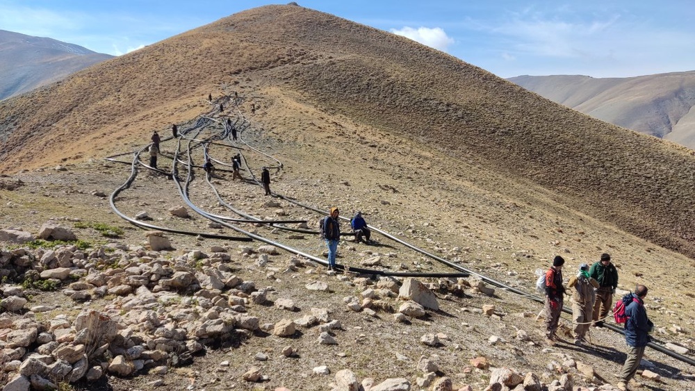 آبفای آذربایجان غربی، تندیس مردم راژان را در اداره کل نصب کند!