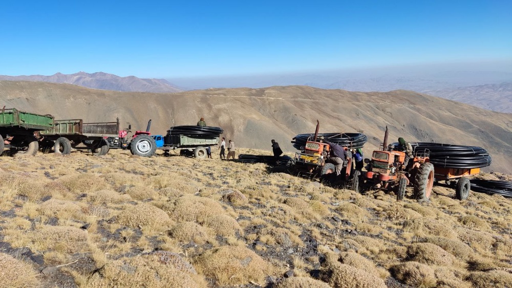 آبفای آذربایجان غربی، تندیس مردم راژان را در اداره کل نصب کند!