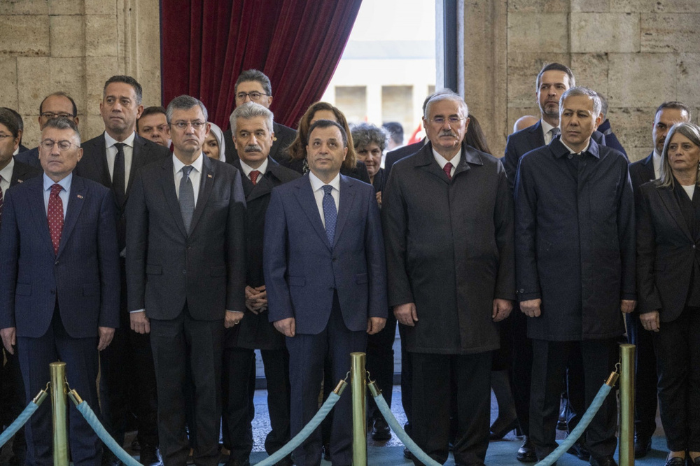 دیدار و مصاحفه اردوغان و اوزل در مقبره آتاترک