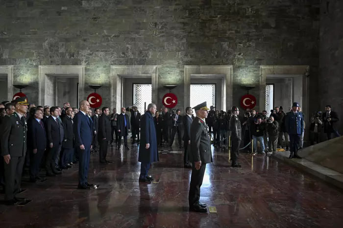 دیدار و مصاحفه اردوغان و اوزل در مقبره آتاترک