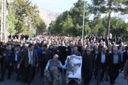 بدرقه پیکر جانباز ۷۰ درصد ایلامی بر دستان مردم قدردان استان