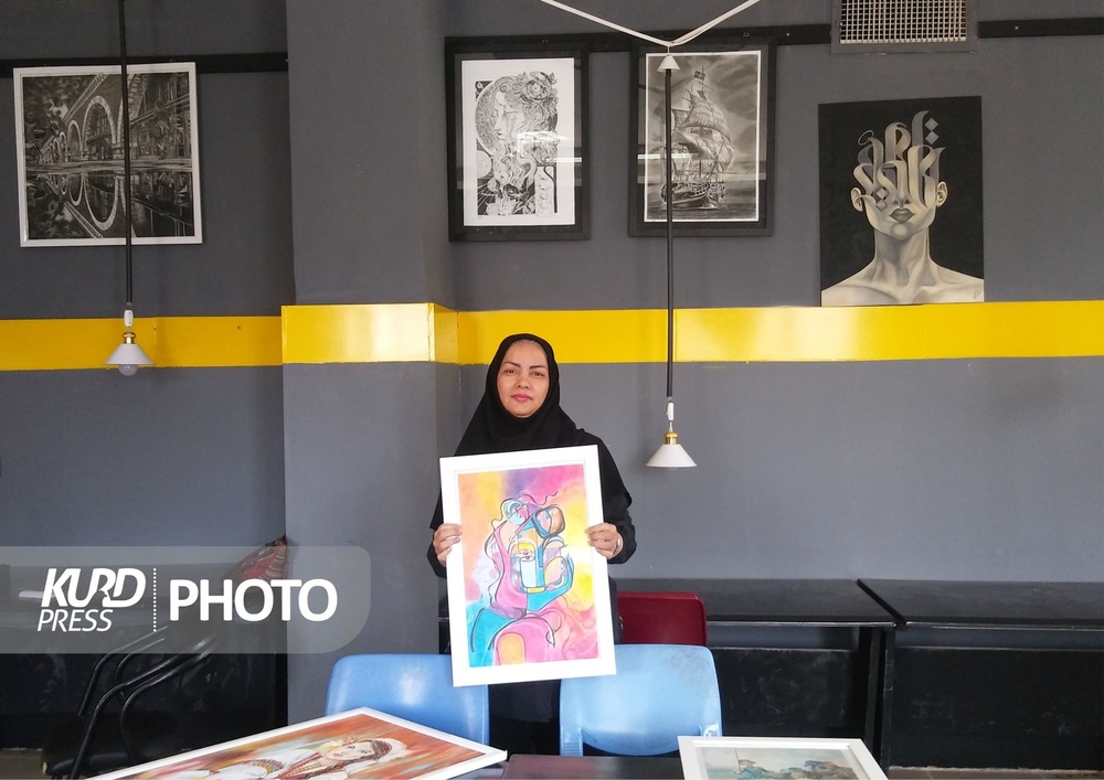 زنی در قلب هنر