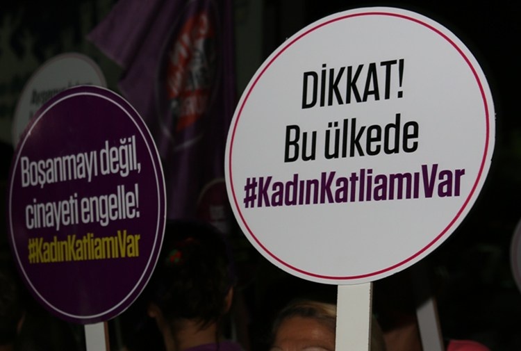 ماهانه 50 زن در ترکیه به قتل می رسد