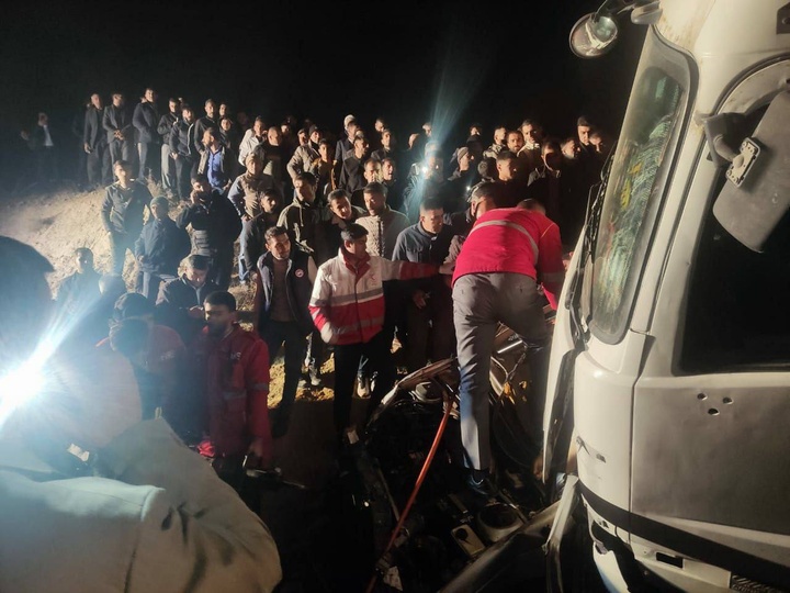 تصادف زنجیره ایی ٨ خودرو با یک تریلی در ارومیه/۱۱ نفر مصدوم شدند