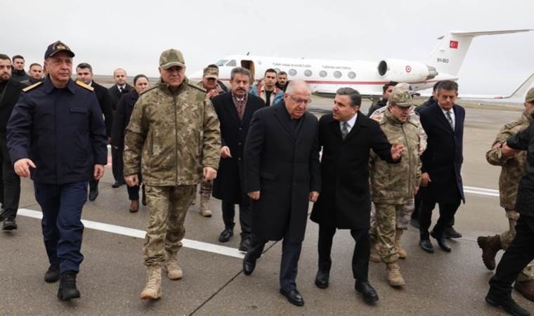وزیر دفاع ترکیه به دیدار مجروحان ارتش در شرناخ رفت