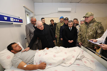 وزیر دفاع ترکیه به دیدار مجروحان ارتش در شرناخ رفت