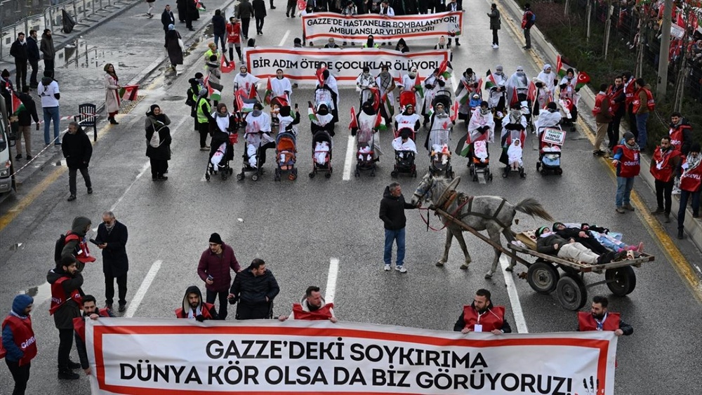 راهپیمایی در حمایت از مردم غزه در آنکارا و شعار علیه PKK