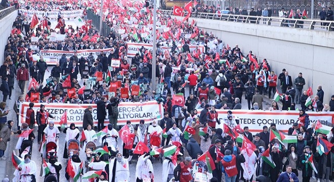 راهپیمایی در حمایت از مردم غزه در آنکارا و شعار علیه PKK
