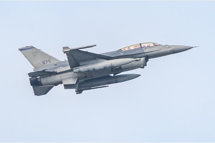 Turkish aircraft target SDF sites in Qamishli and its countryside Turkish aircraft target SDF sites in Qamishli and its countryside