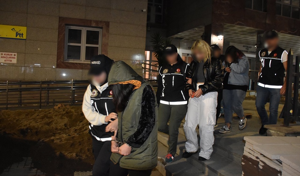 کشف آشپزخانه تولید مواد مخدر 3 ایرانی در استانبول