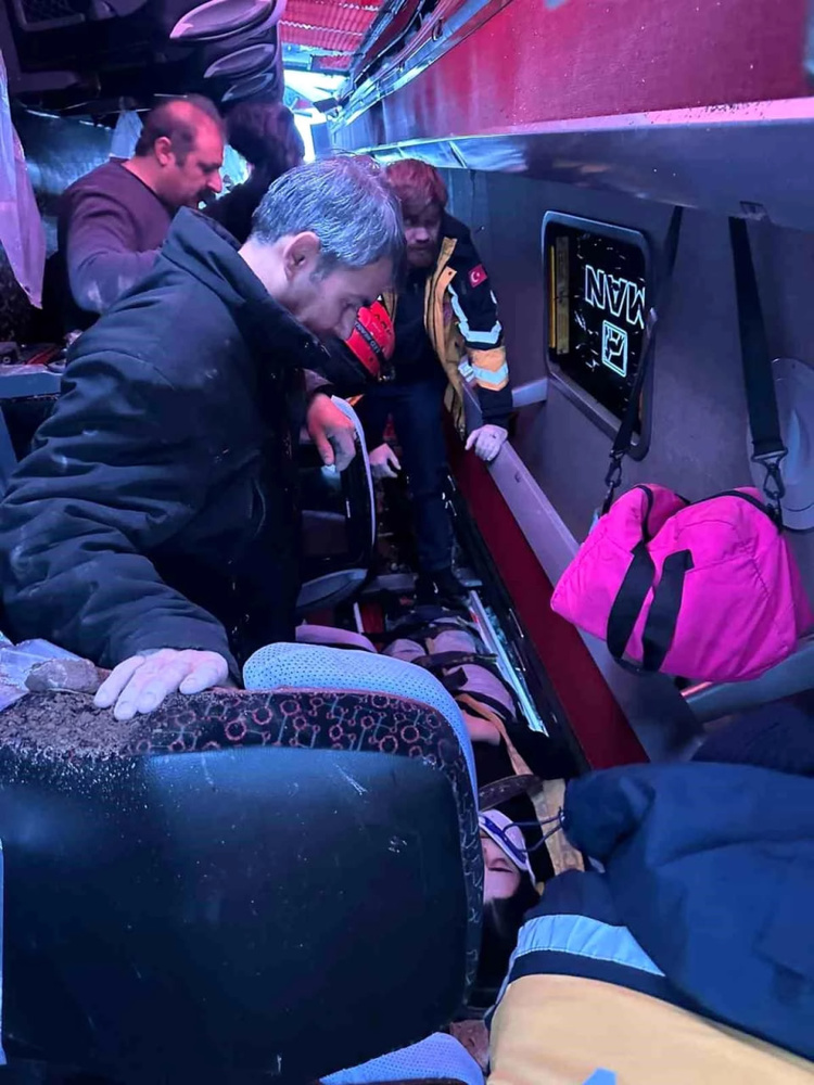 واژگونی اتوبوس ایرانی در ترکیه: 11 تن مجروح