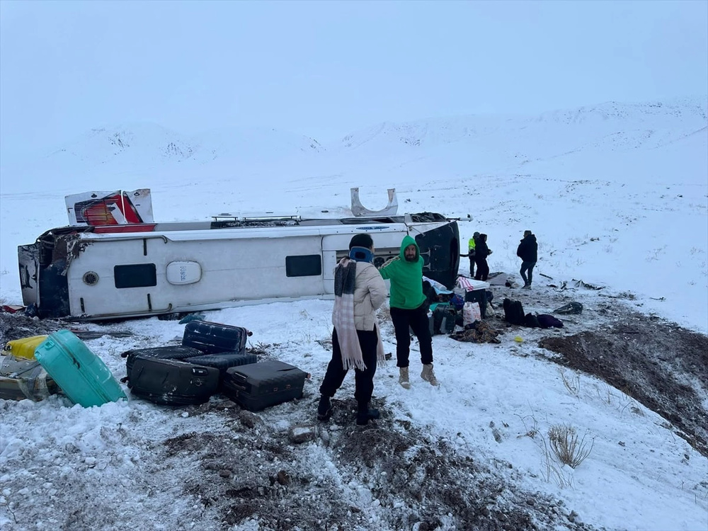 واژگونی اتوبوس ایرانی در ترکیه: 11 تن مجروح