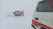 امدادرسانی به ٧٠ نفر گرفتار در برف و کولاک تکاب