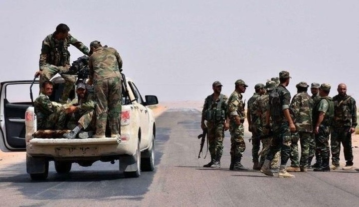 کشته شدن ۵ سرباز سوری در صحرای سوریه در نتیجه حمله داعش 