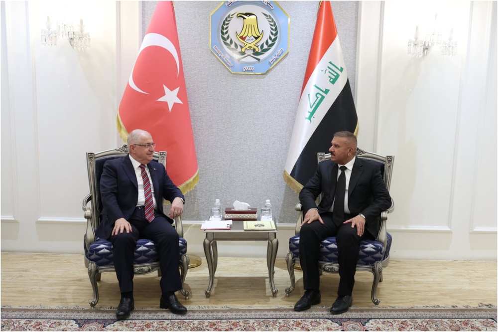 سفر وزیر دفاع ترکیه به اقلیم کردستان و دیدار با بارزانی ها