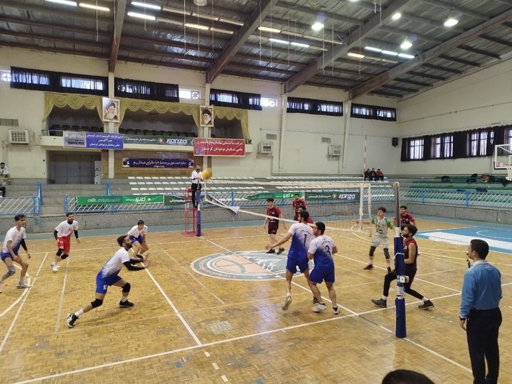 مسابقات والیبال چند جانبه غرب کشور با قهرمانی تیم بزرگسالان سنندج به پایان رسید