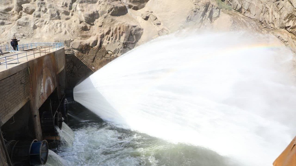 رهاسازی آزمایشی فاز دوم آب کانال بادین آباد به دریاچه ارومیه