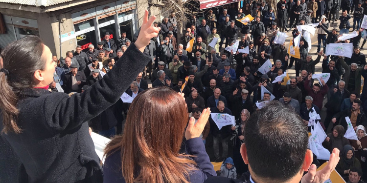 به کسانی که زبان کردی را ممنوع کردند، رای که هیچ سلام هم ندهید